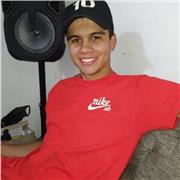 Profesor con amplio conocimiento en la materia